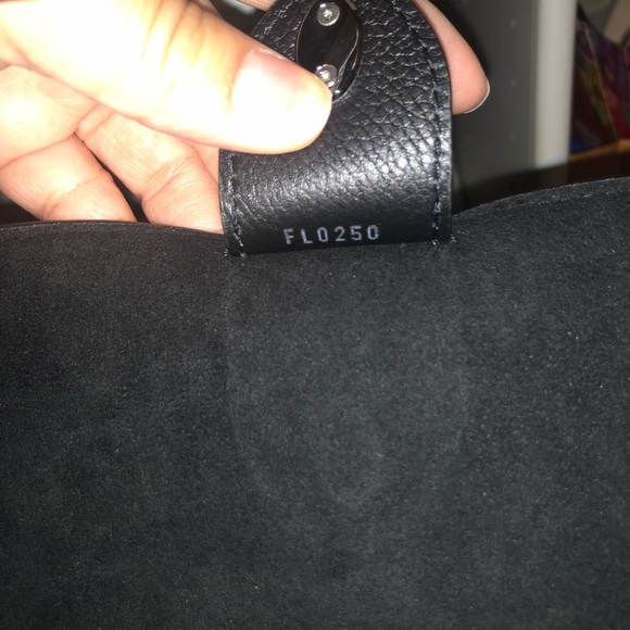 🖤✨Gorgeous Louis Vuitton Lockme Tote & Wallet✨🖤 - Picture 11 of 13